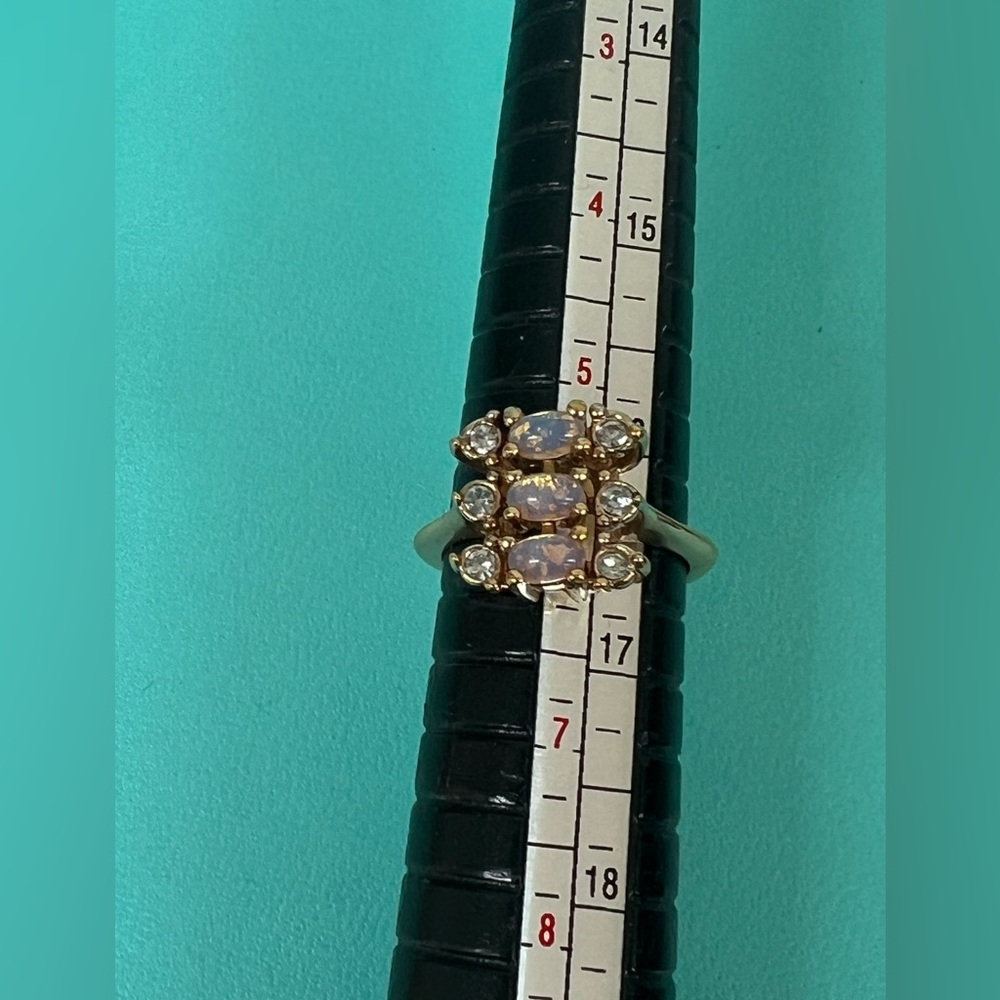 🔴🆑DEAL OF THE A WEEK 🆑Gold AVON Opal Ring 🔴 - Picture 4 of 4